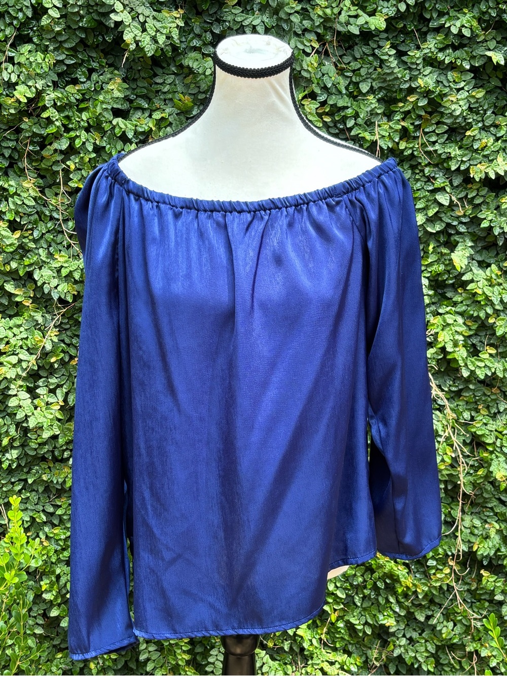 Vince Camuto Size Large Women's Off-Shoulder Navy Blue Blouse Perfect Game Day